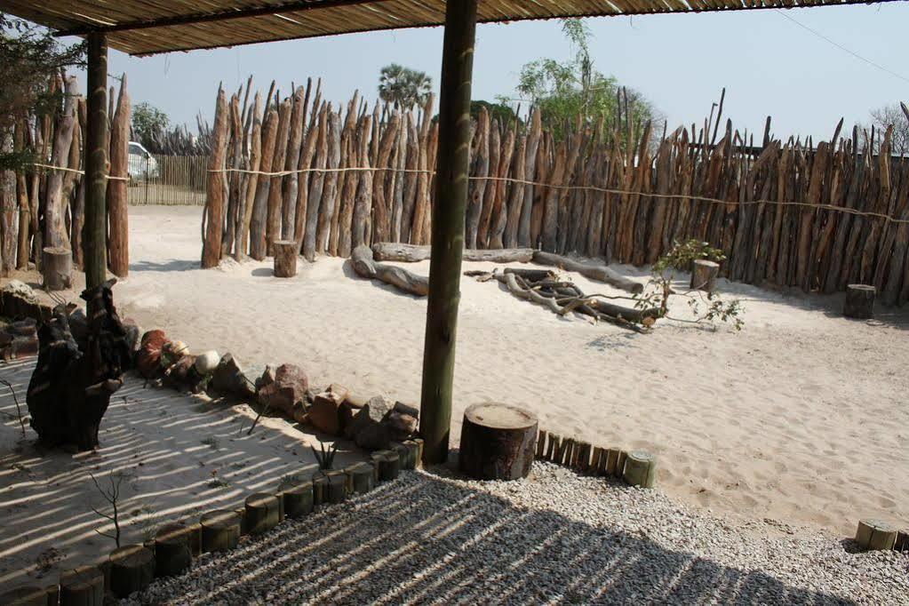 Ongula Village Homestead Lodge Ondangwa Eksteriør billede