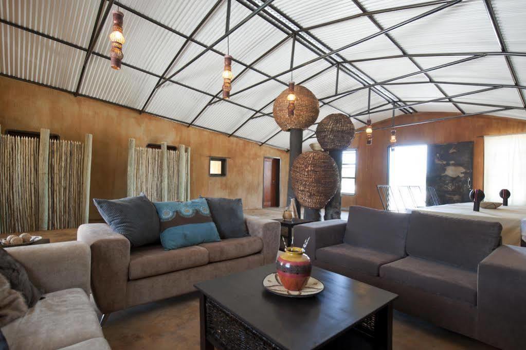 Ongula Village Homestead Lodge Ondangwa Eksteriør billede