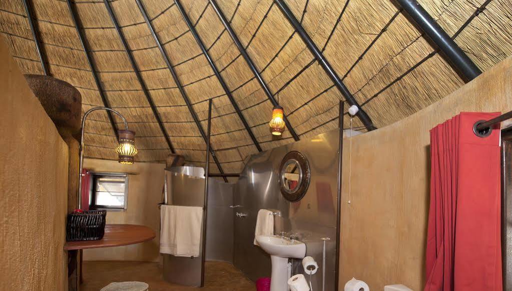Ongula Village Homestead Lodge Ondangwa Eksteriør billede